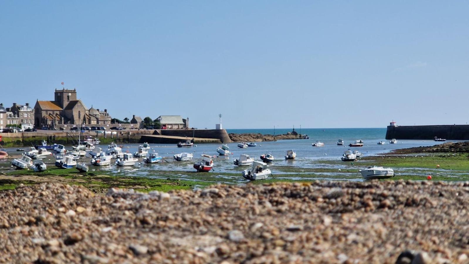 Le Prieure Barfleur Bed & Breakfast Exterior photo